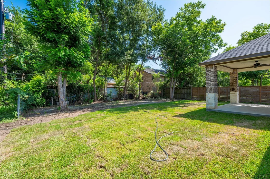 Photo of 8133 Wetherby Lane