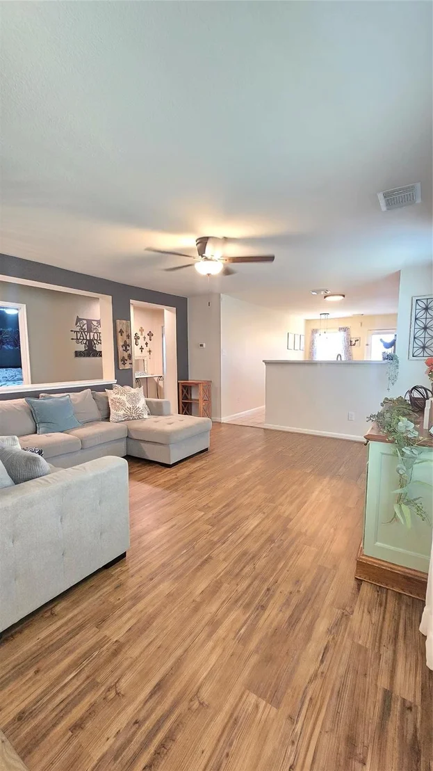Photo of 11327 Log Cabin Lane