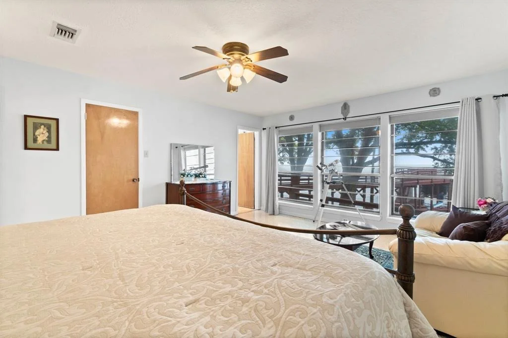Photo of 160 Lakeway Drive