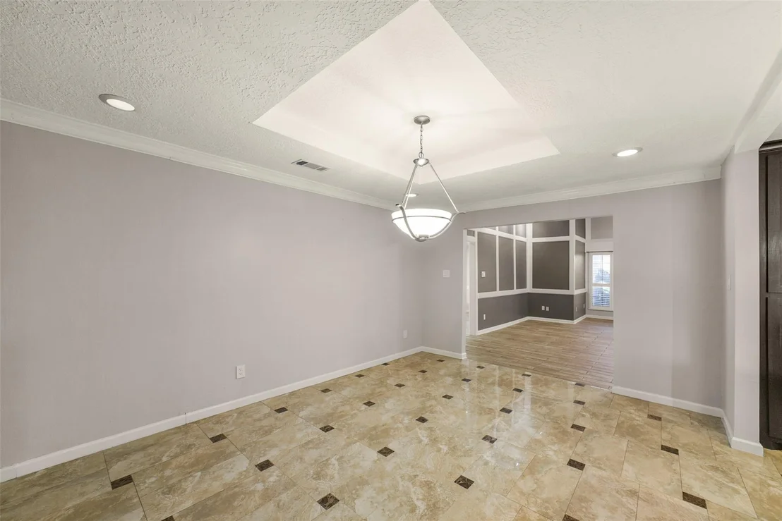 Photo of 5147 Beechnut Street