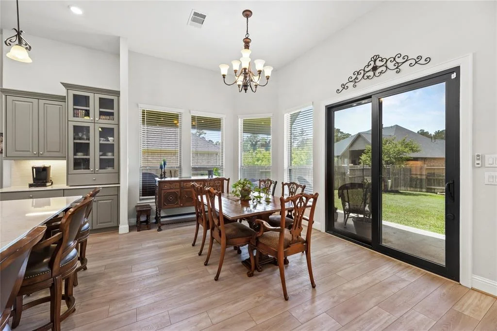 Photo of 907 Falcon Hollow Lane