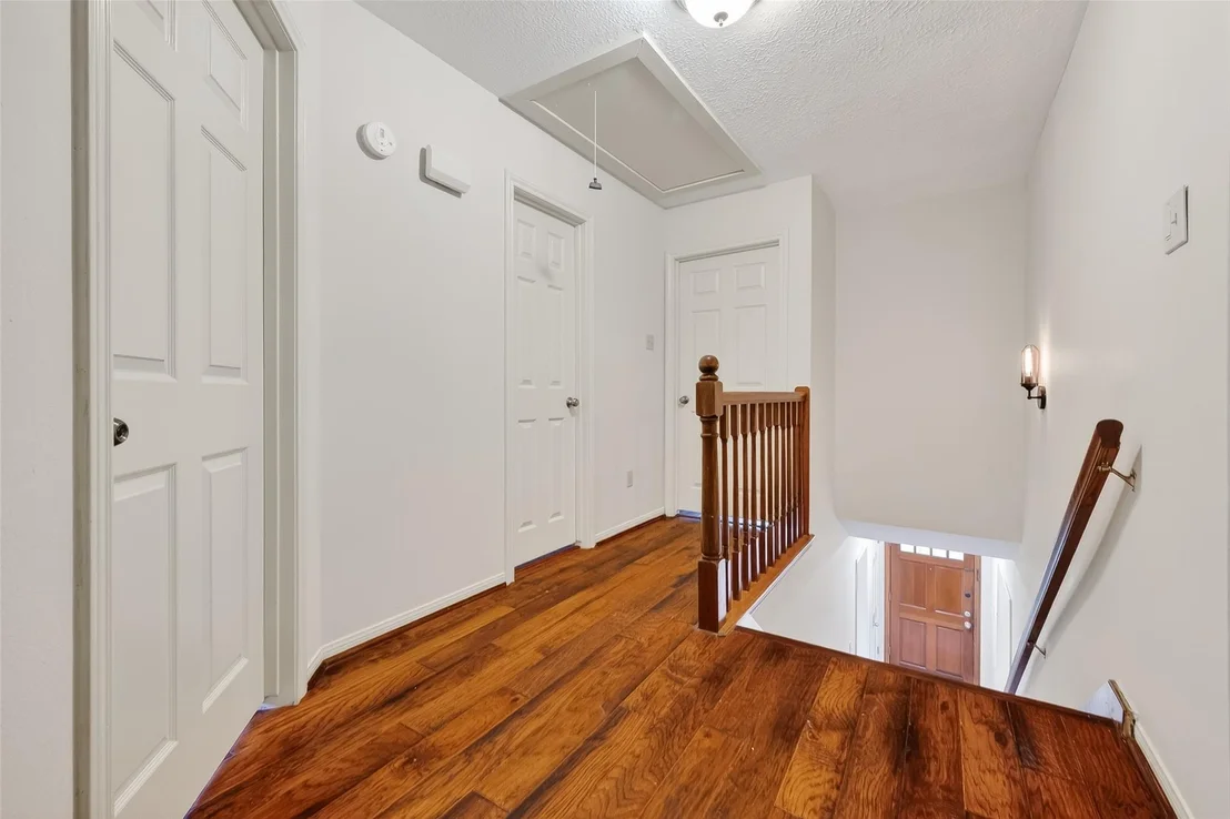 Photo of 906 Crossfield Drive