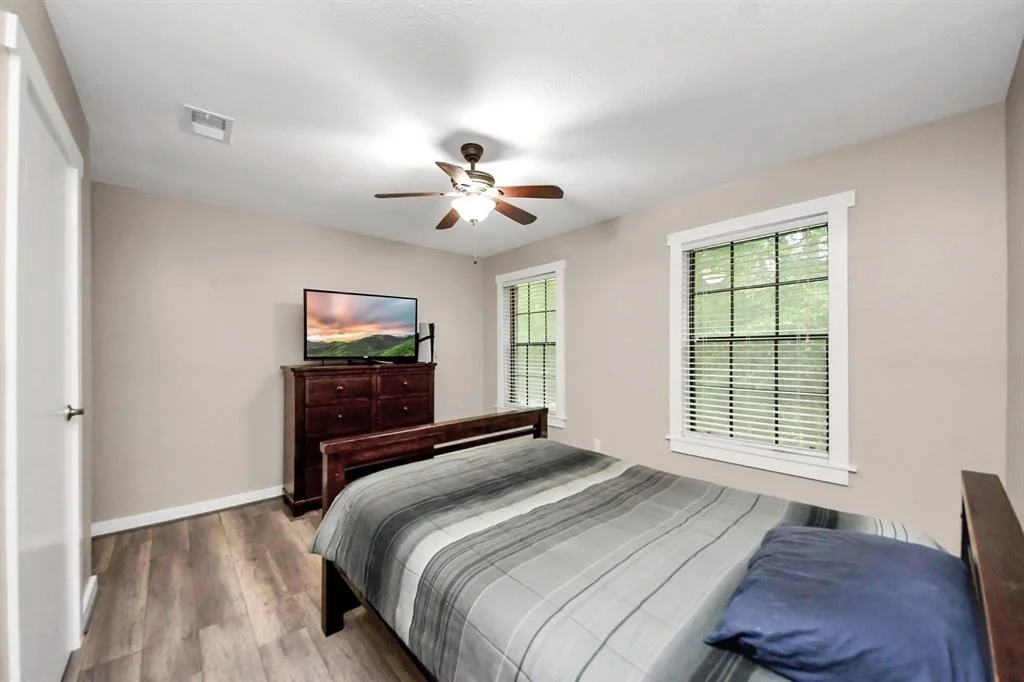 Photo of 2914 Silver Falls Drive