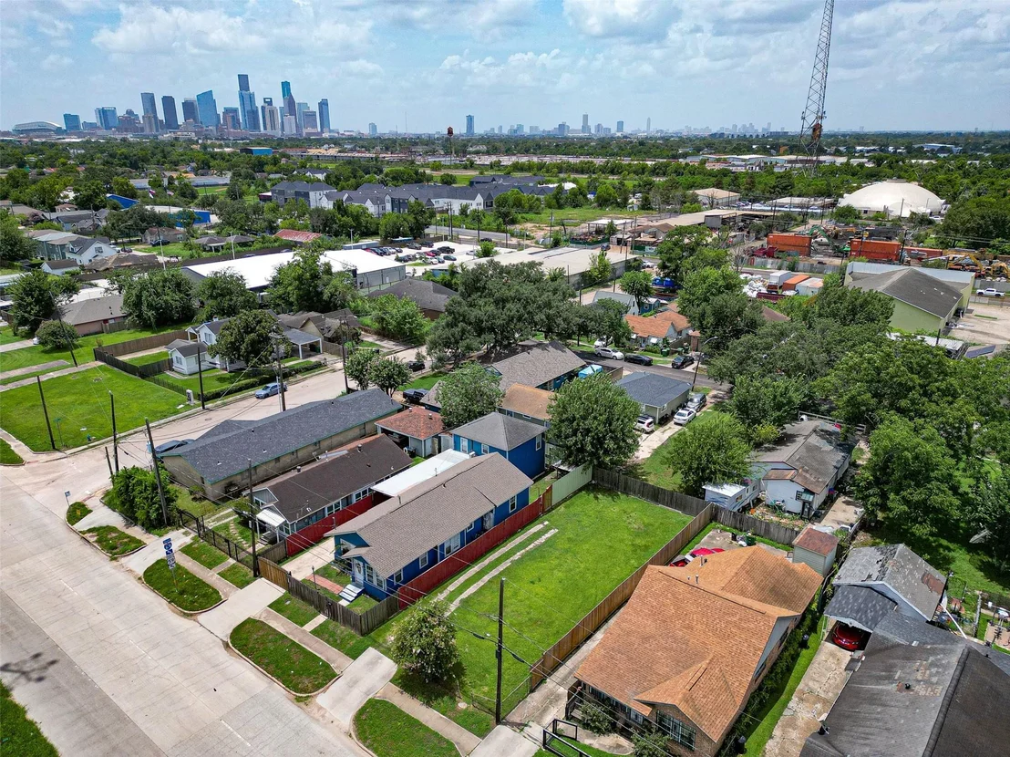 Photo of 3207 Eastex Freeway