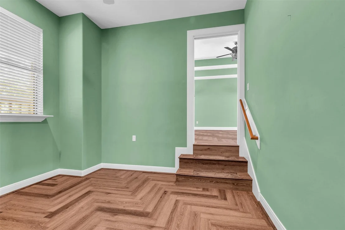 Photo of 566 Edgewood Drive