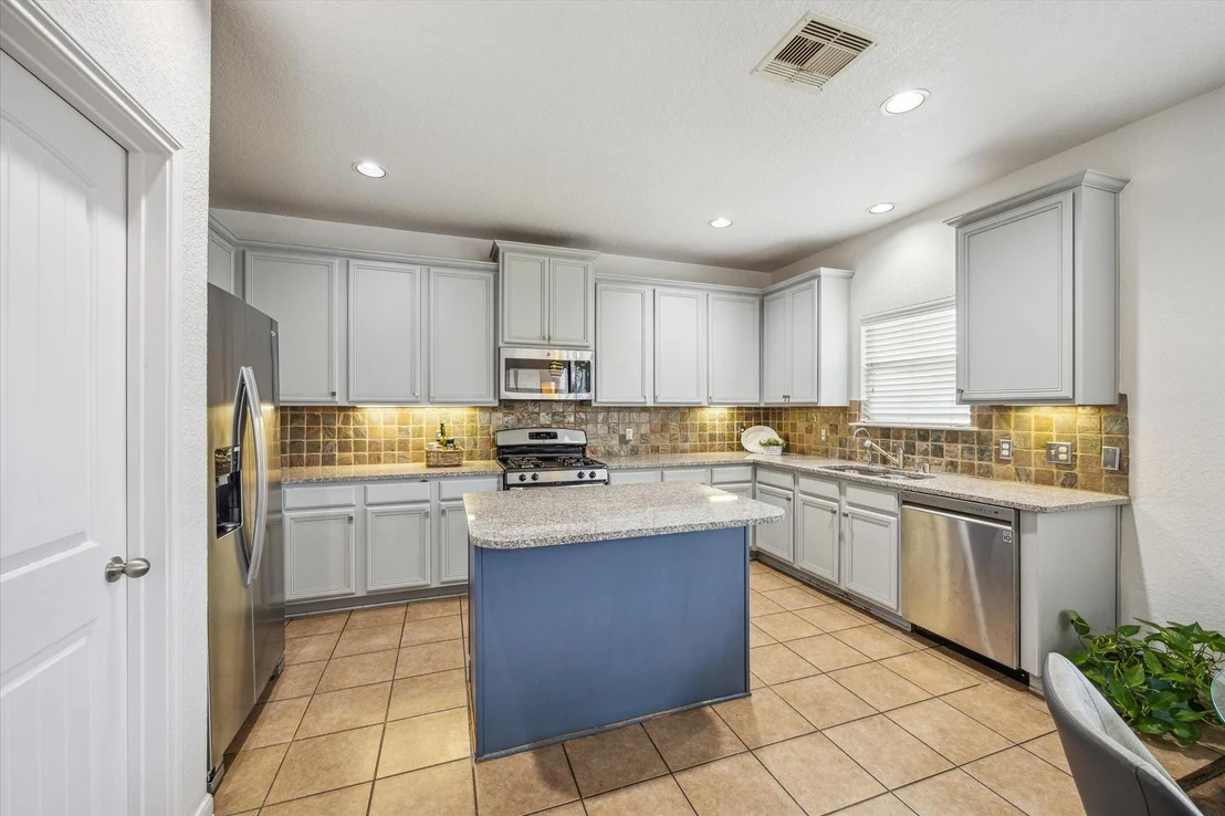 Photo of 2819 Empire Oaks Lane
