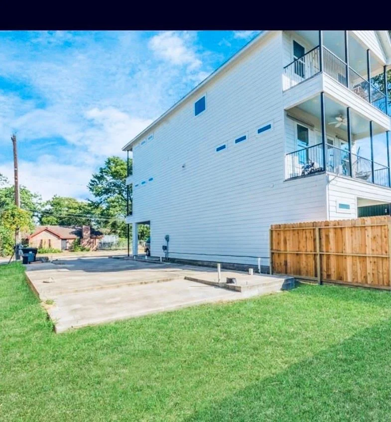 Photo of 3017 Elysian Street