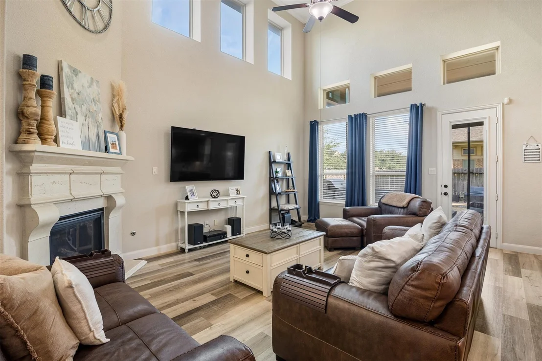 Photo of 7103 Avalon Bluff Drive