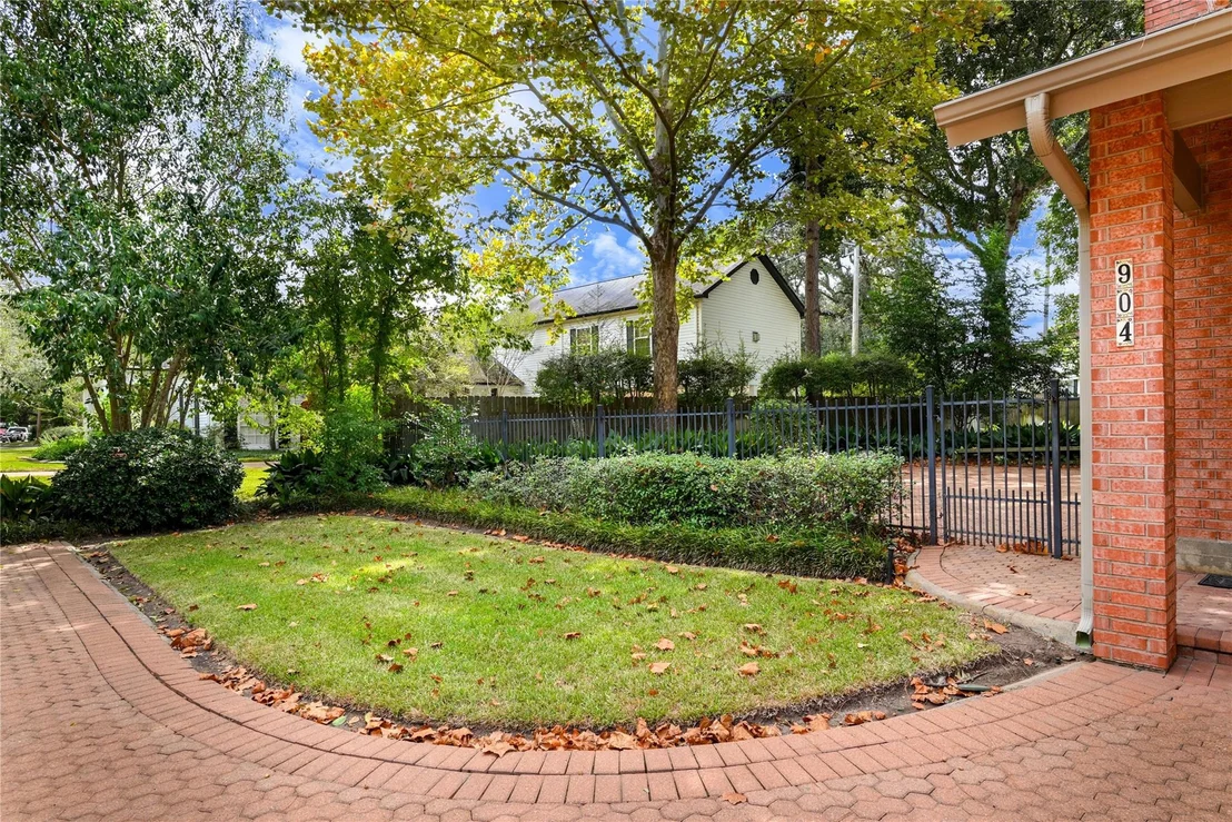 Photo of 904 Winston Drive