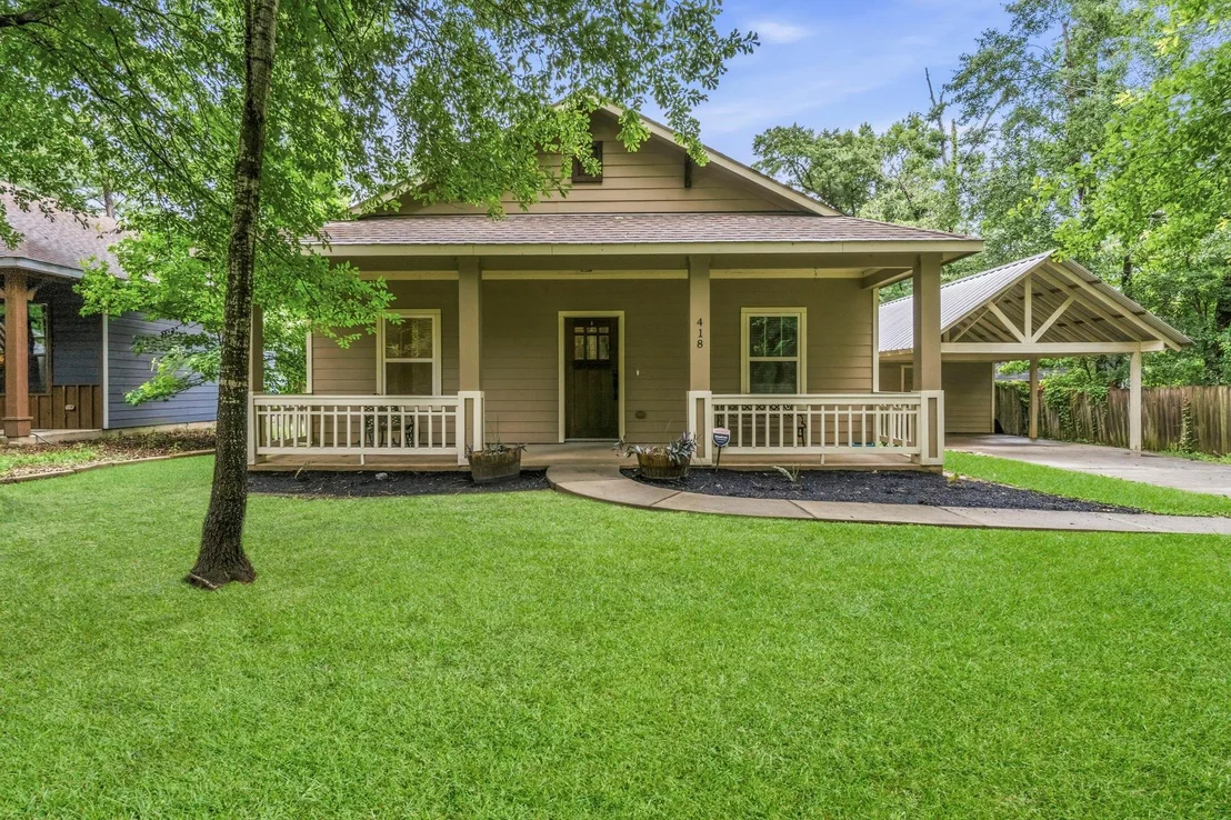 Photo of 418 Commanche Road