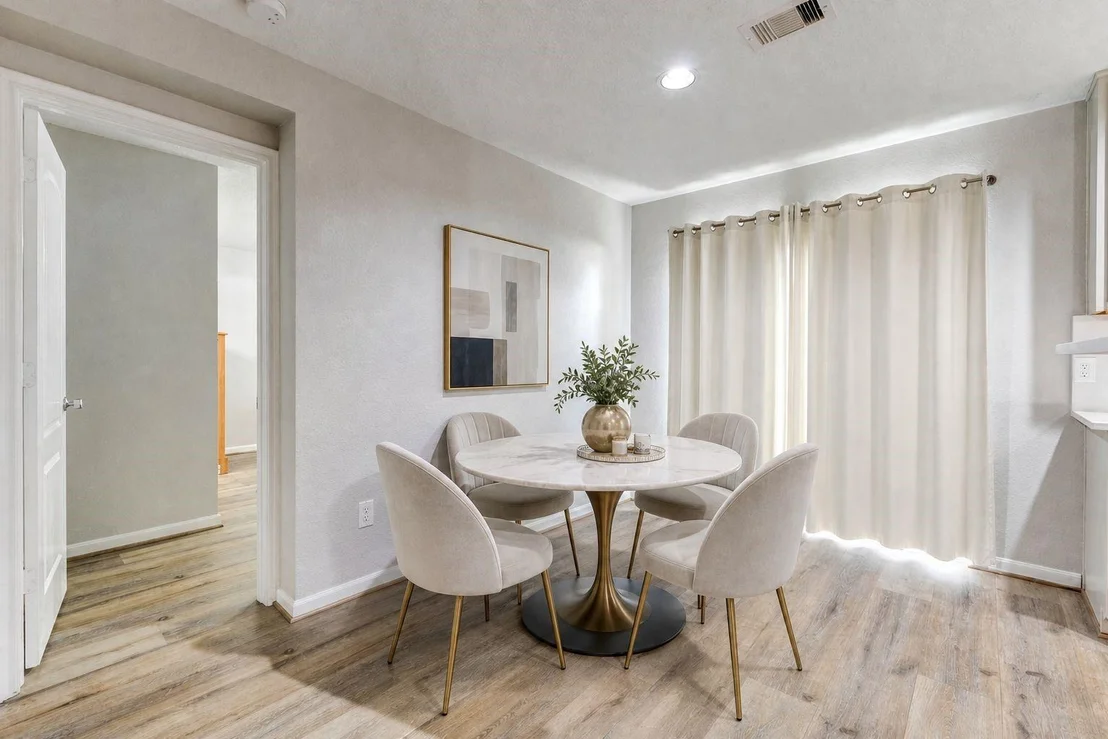 Photo of 15214 Thistle Rock Lane