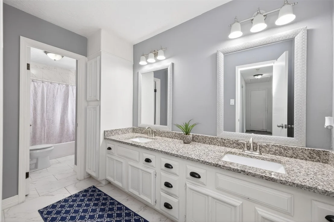 Photo of 5722 Arncliffe Drive