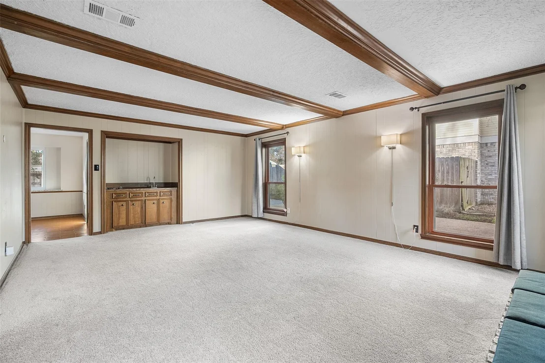Photo of 723 Shadowbrook Drive