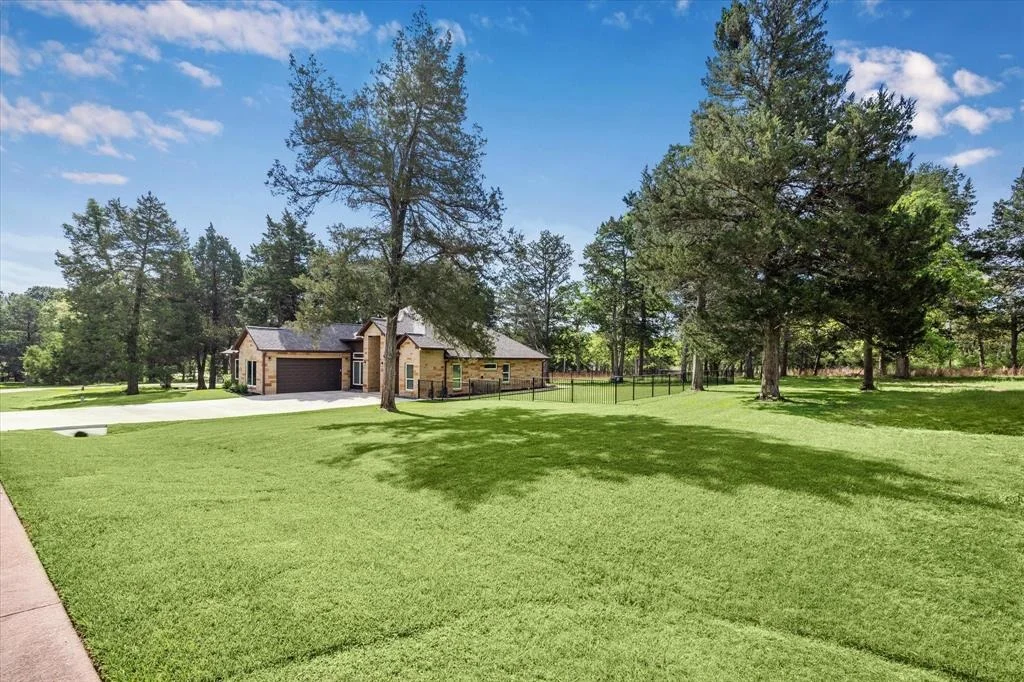 Photo of 401 Saint Andrews Drive