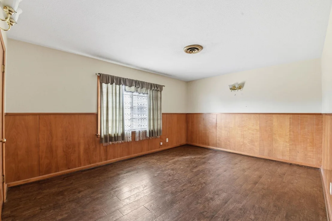 Photo of 1839 W Henderson Rd