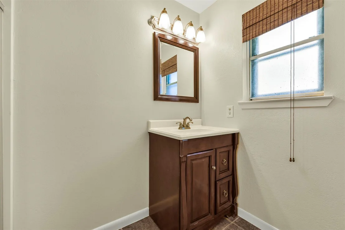 Photo of 5003 Colombia Drive