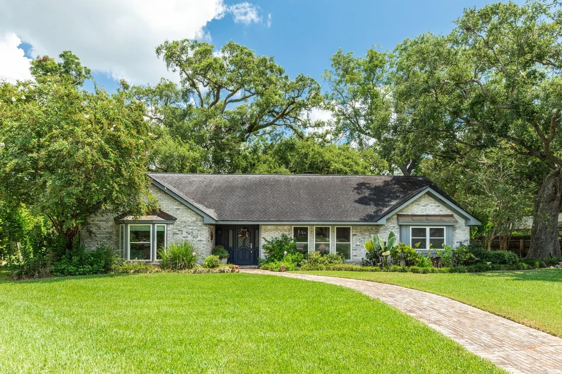 Photo of 314 Live Oak Lane