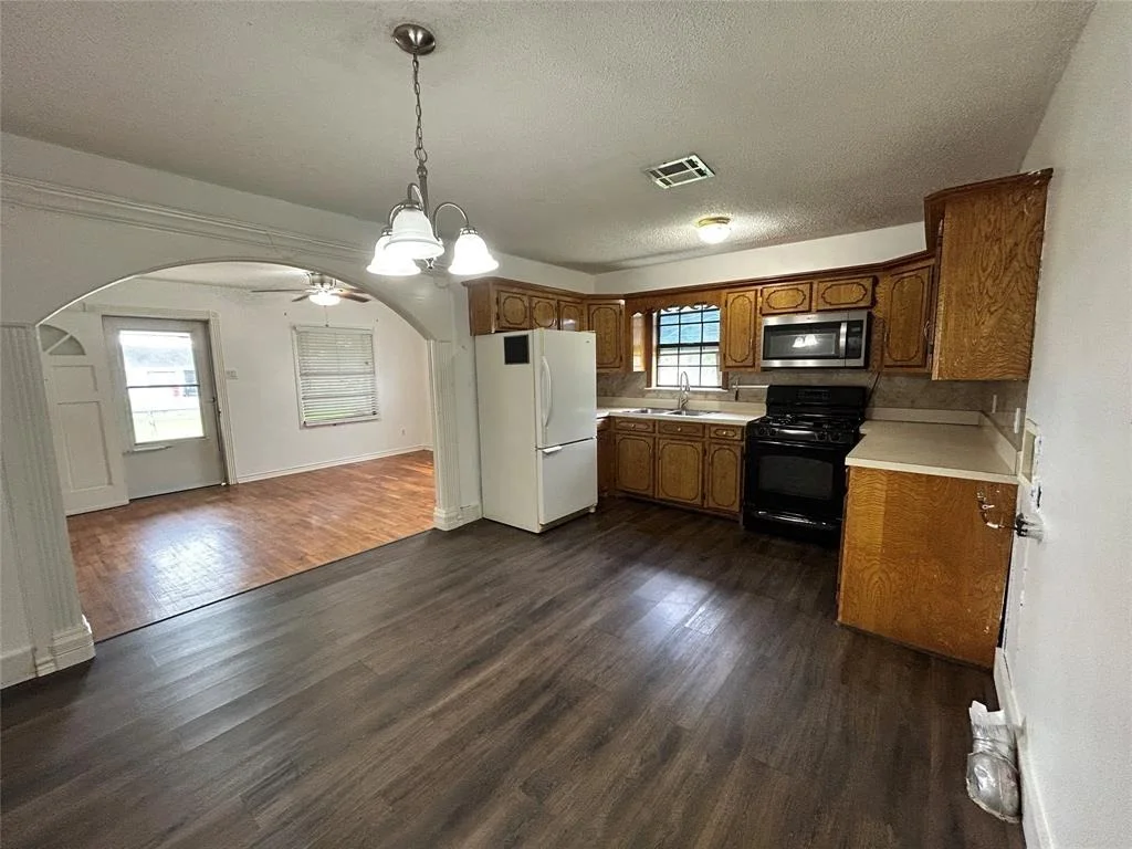 Photo of 1802 N Avenue Q