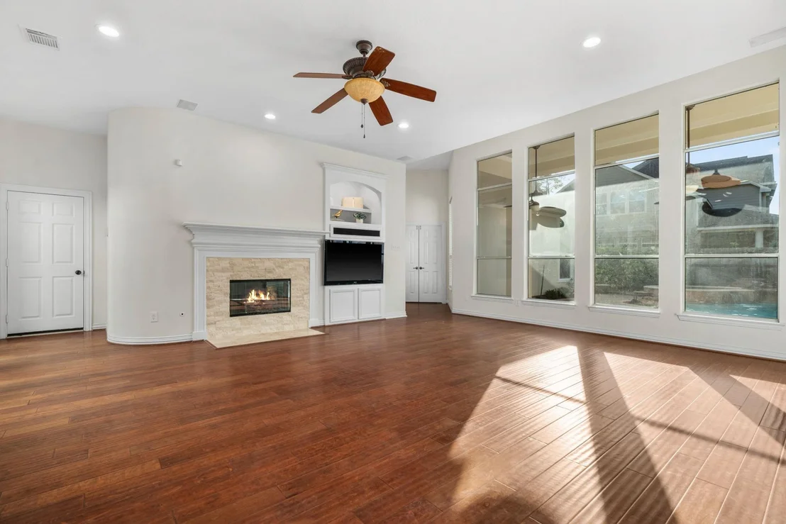 Photo of 187 E Lansdowne Circle