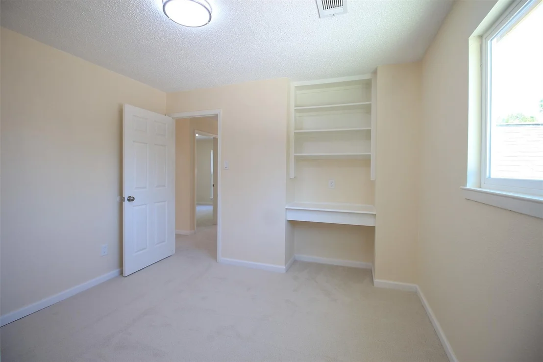 Photo of 8011 Goldengrove Drive