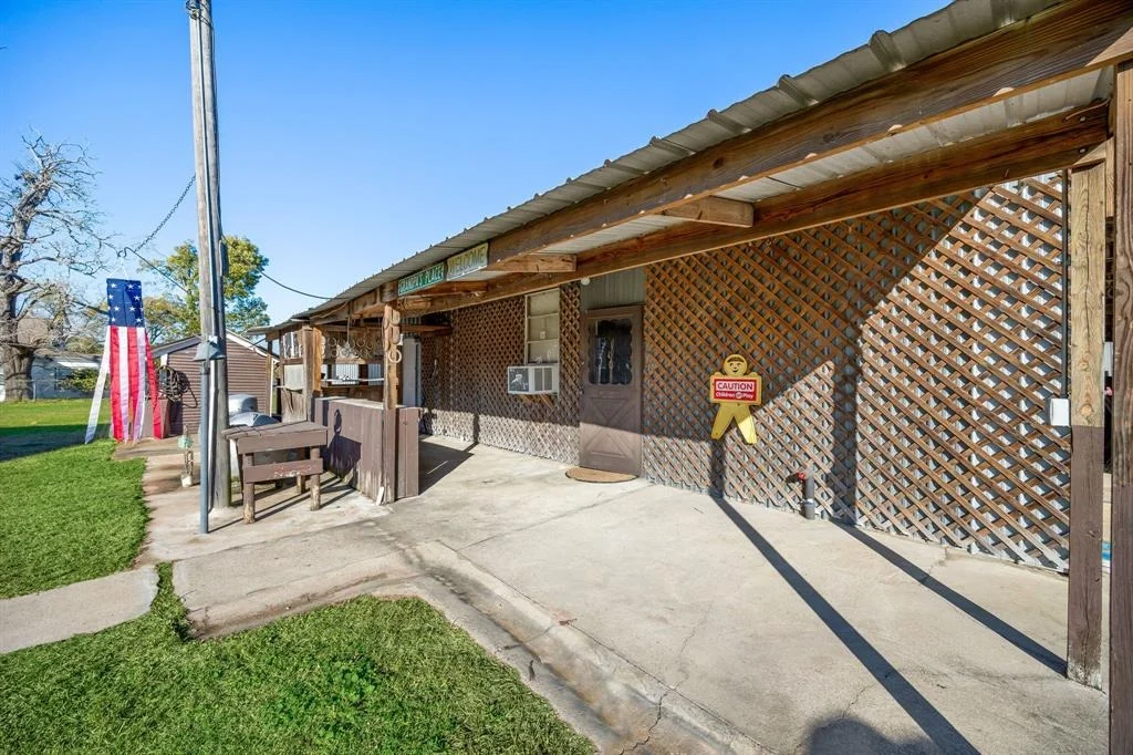 Photo of 33180 Wright Road