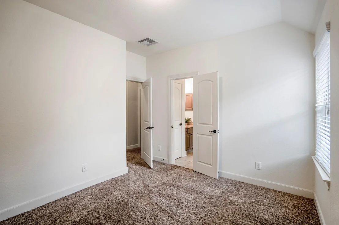 Photo of 4855 Bayou St John