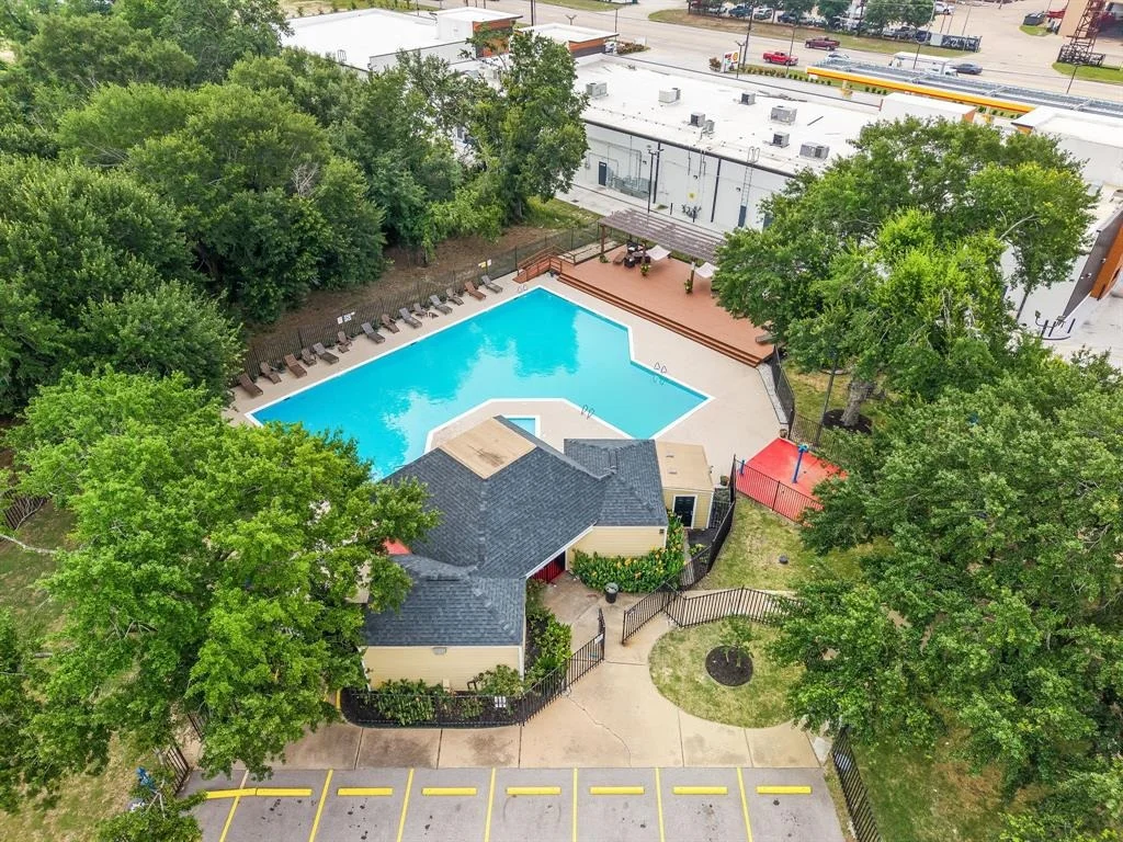 Photo of 18627 Spinney Lane Drive