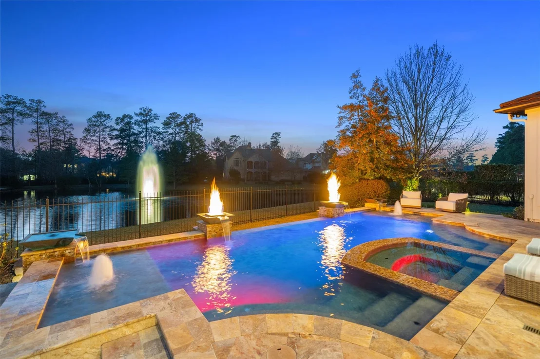 Photo of 83 Lakeside Green