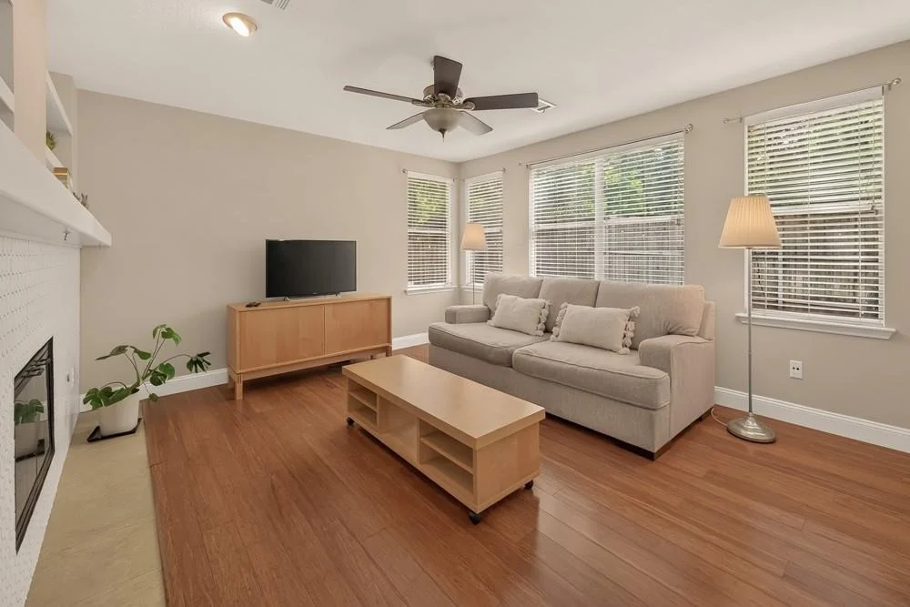 Photo of 51 E Autumn Branch Circle