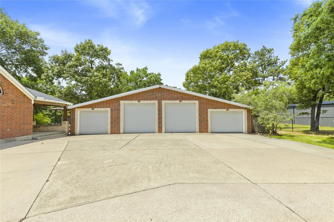 Photo of 203 Mapleleaf Street