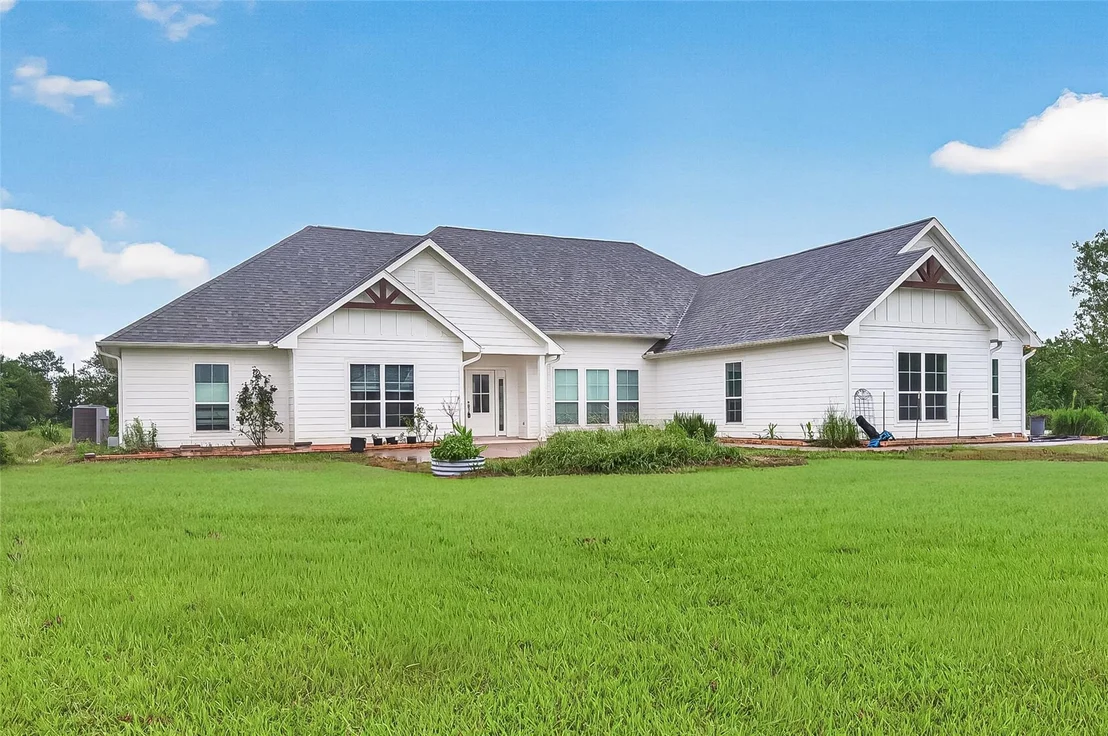 Photo of 22519 Chenango Lake Drive