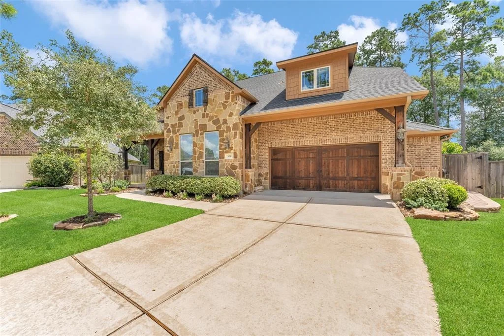 Photo of 203 Gaillardia Court
