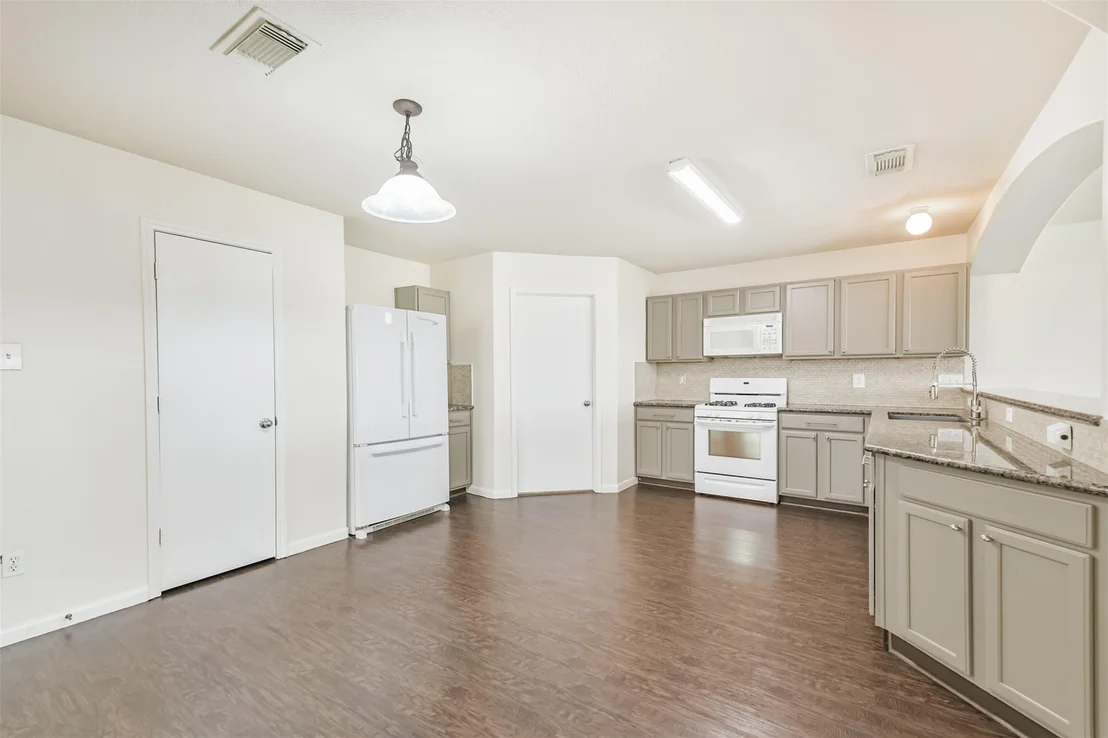 Photo of 2415 Fox River Lane