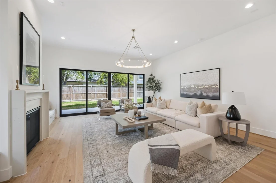 Photo of 938 Gardenia Drive