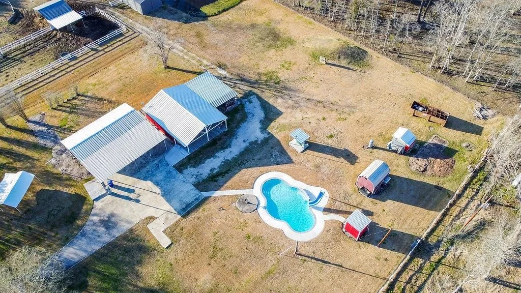 Photo of 2827 Louis Road