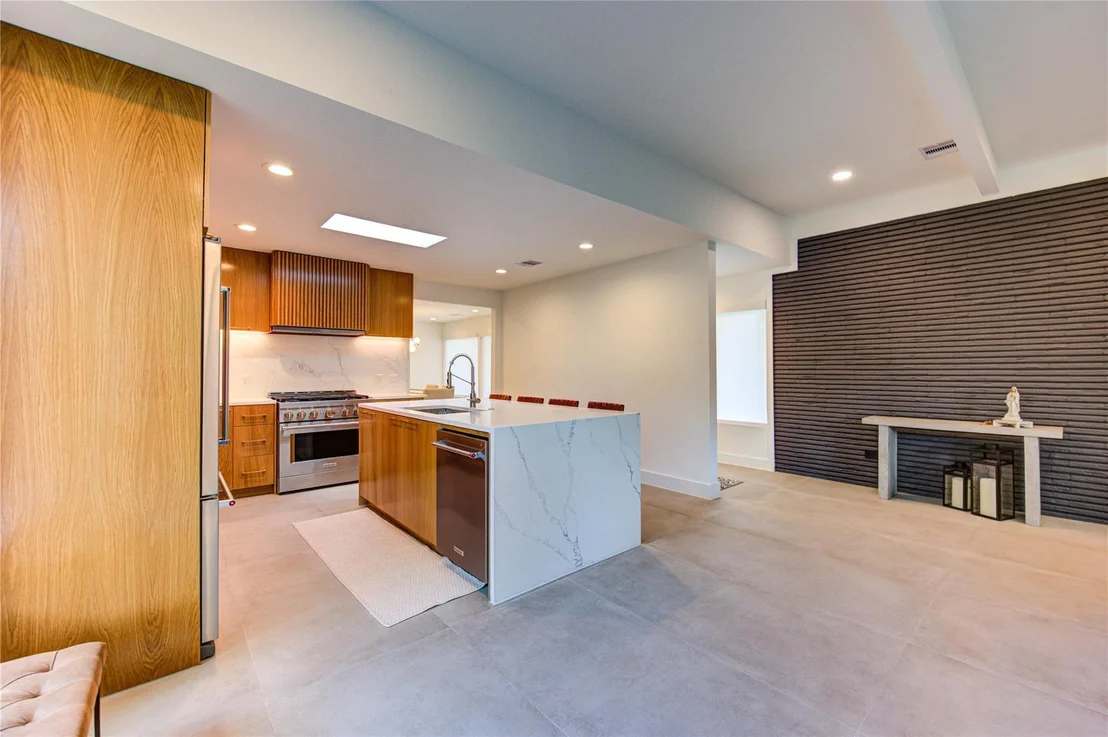 Photo of 303 Isolde Drive
