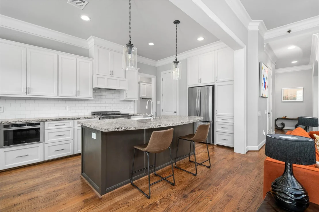 Photo of 1631 Du Barry Lane