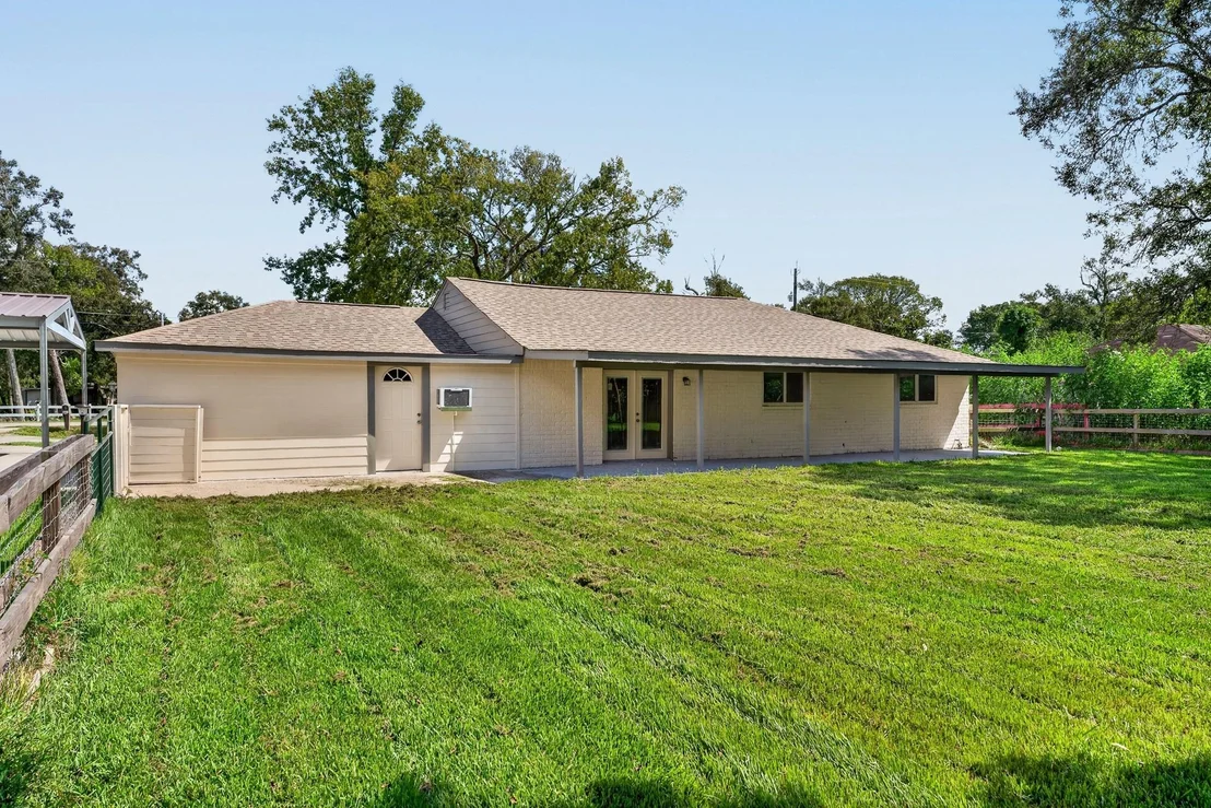 Photo of 1718 County Road 401