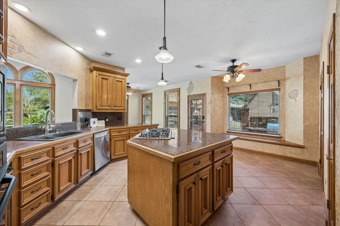 Photo of 1835 Raintree Circle