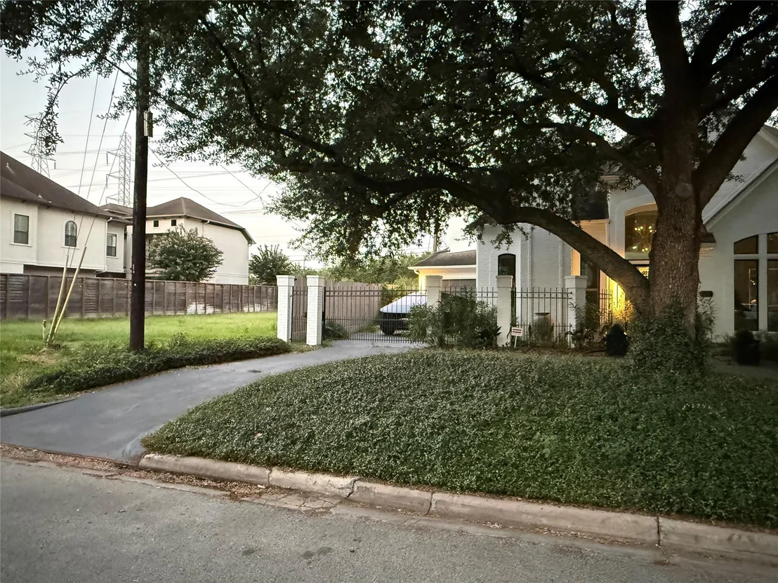 Photo of Unit B at 20 Hackberry Lane
