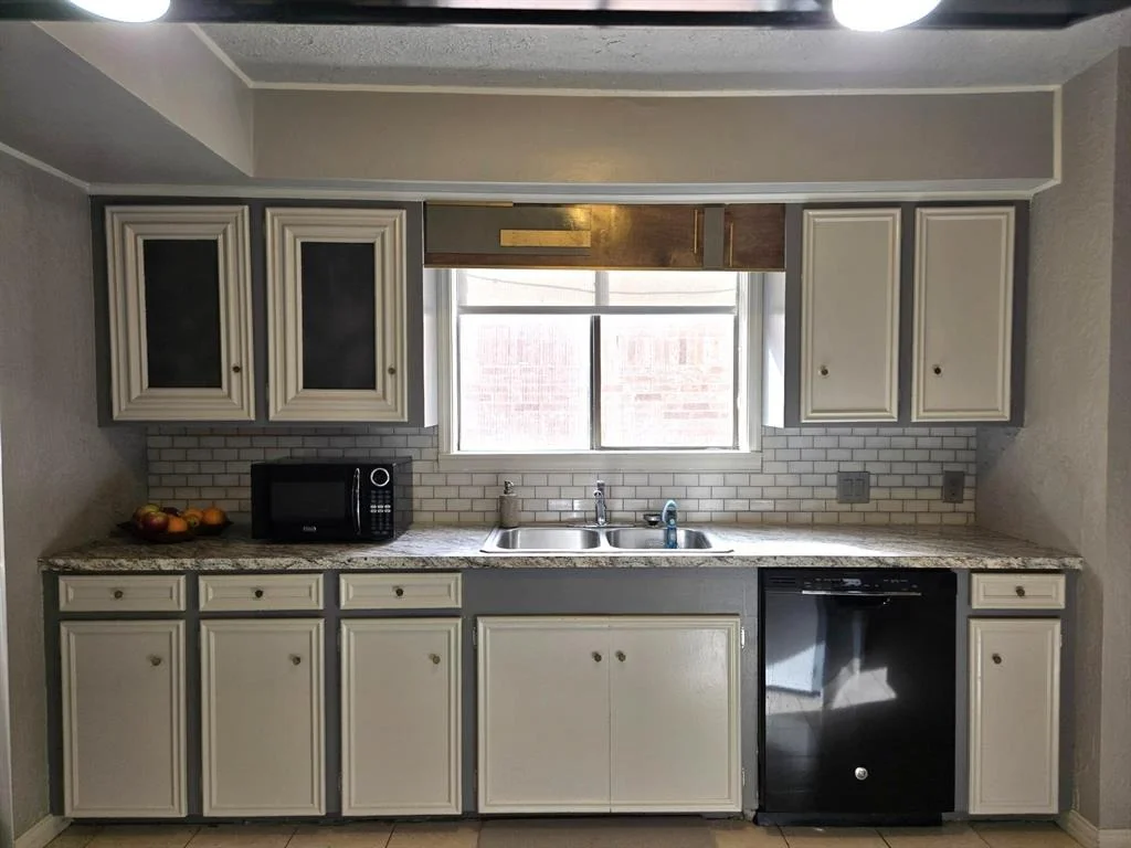 Photo of 2203 Dowling Drive