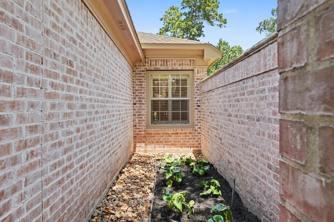 Photo of 22 N Castlegreen Circle