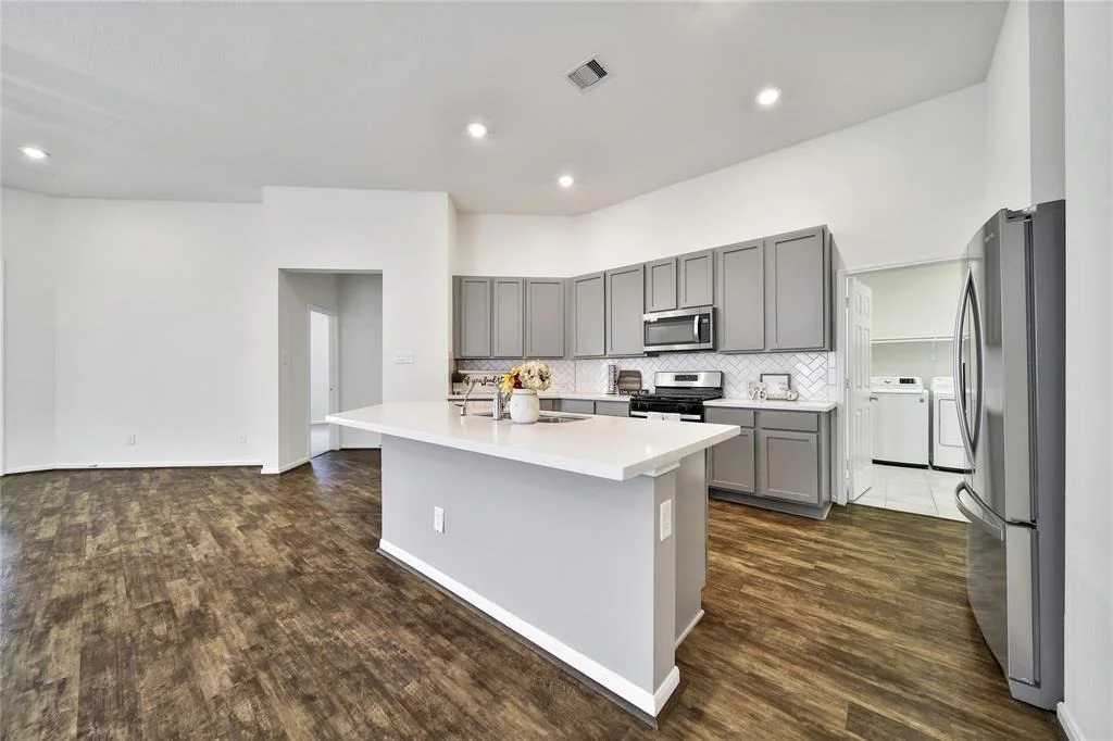 Photo of 2031 Parnevik Place