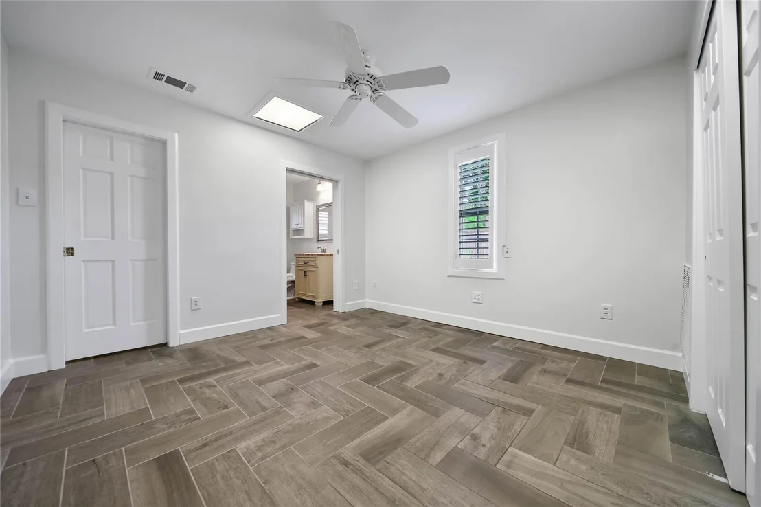 Photo of 1034 Thornton Road