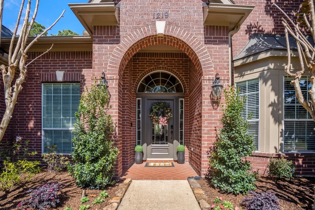 Photo of 1219 Hurst Park Drive