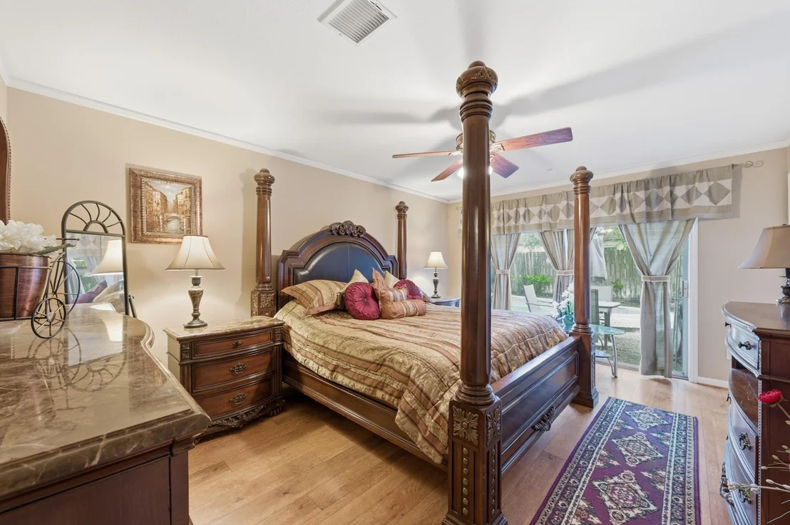 Photo of 942 Brunswick Circle