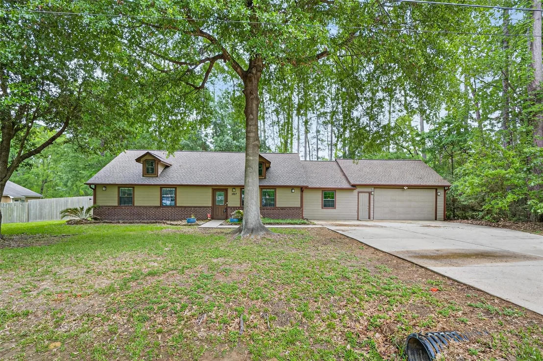 Photo of 1007 W Cedar River Road