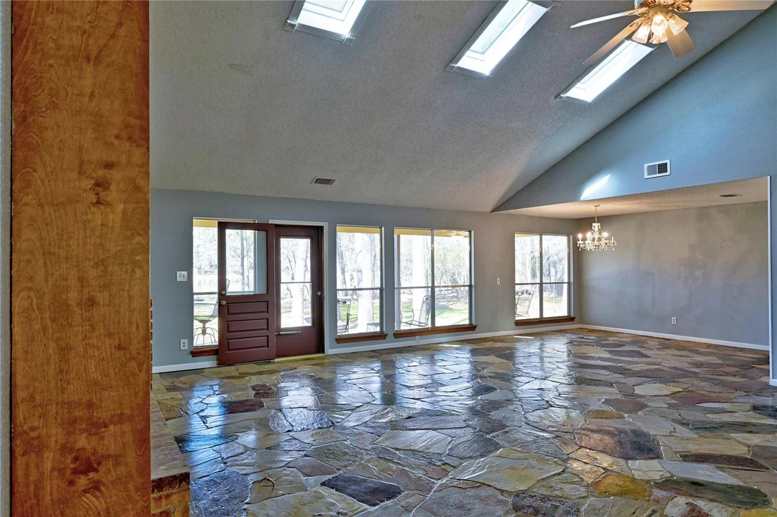 Photo of 15823 Stagecoach Road