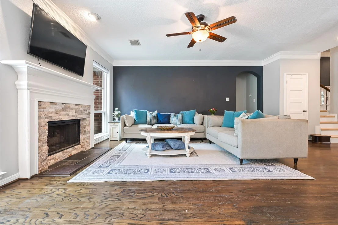 Photo of 1327 Blackthorne Drive