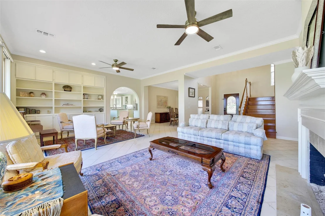 Photo of 142 Lakeside Drive